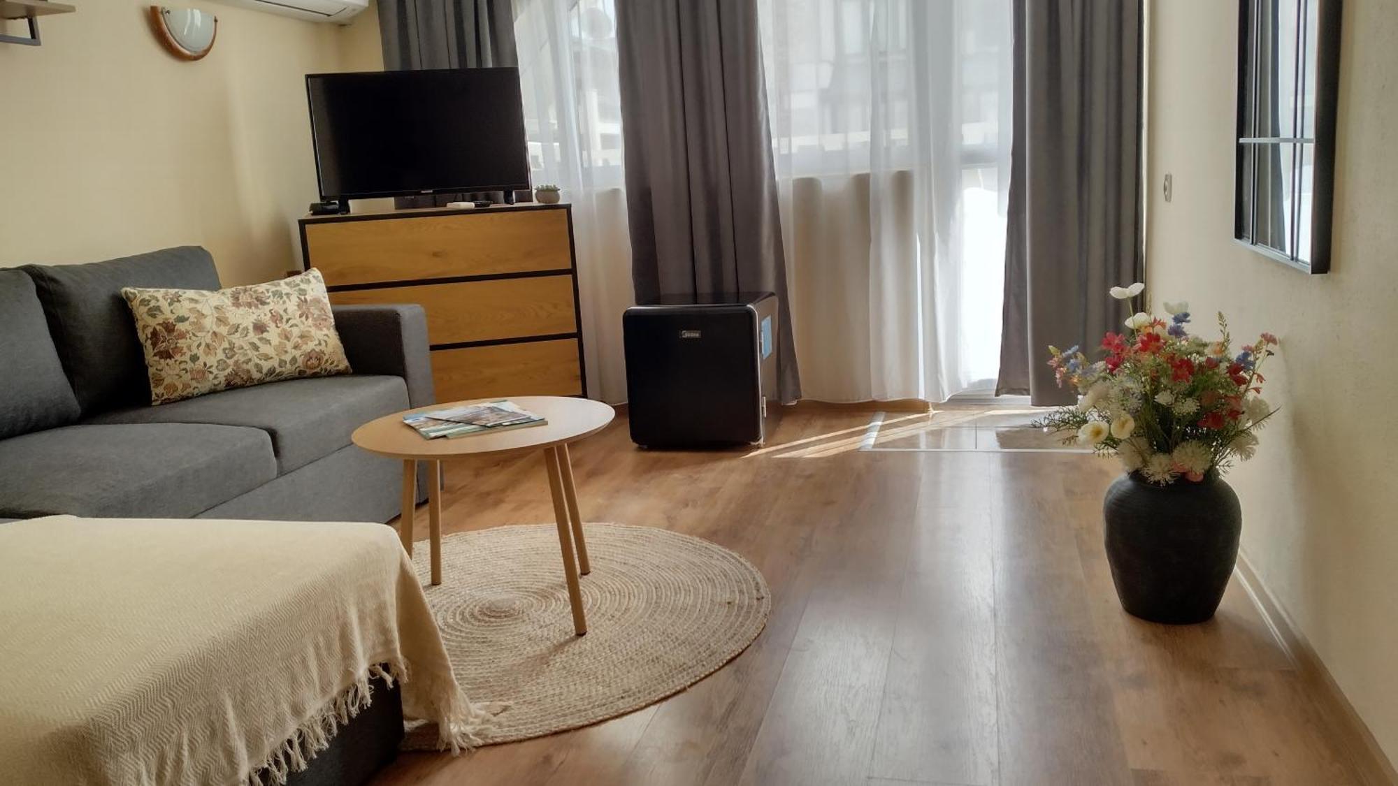 Victoria Family Hotel Балчик Экстерьер фото