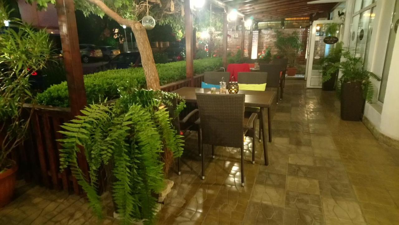 Victoria Family Hotel Балчик Экстерьер фото
